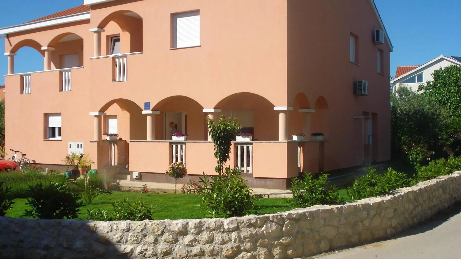 Ferienwohnung Fuer Fuenf Personen Mit Balkon Sukosan