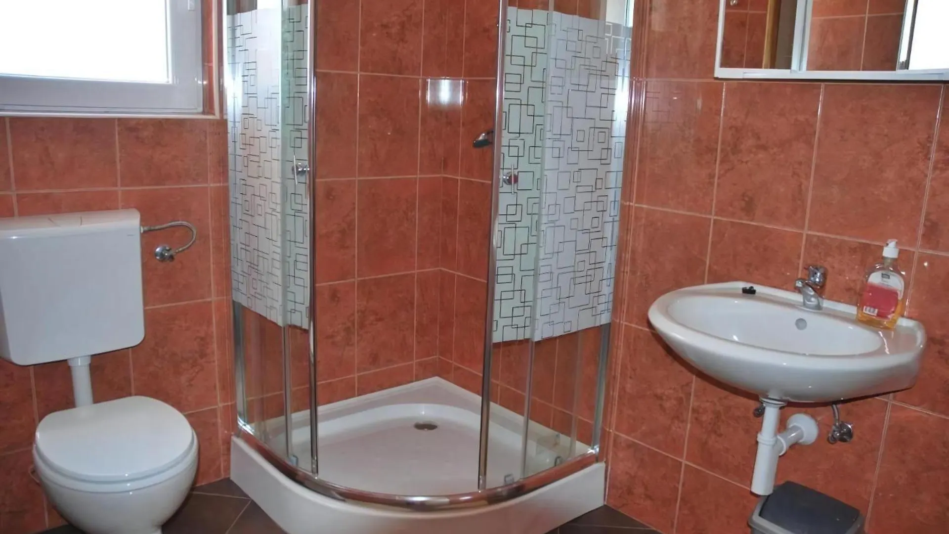 Apartment Ferienwohnung Fuer Fuenf Personen Mit Balkon Sukosan Croatia