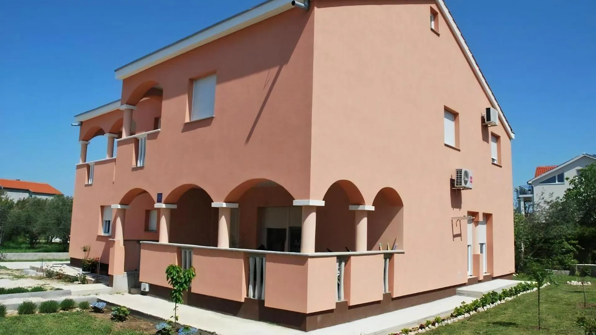 Ferienwohnung Fuer Fuenf Personen Mit Balkon Sukošan 0*,